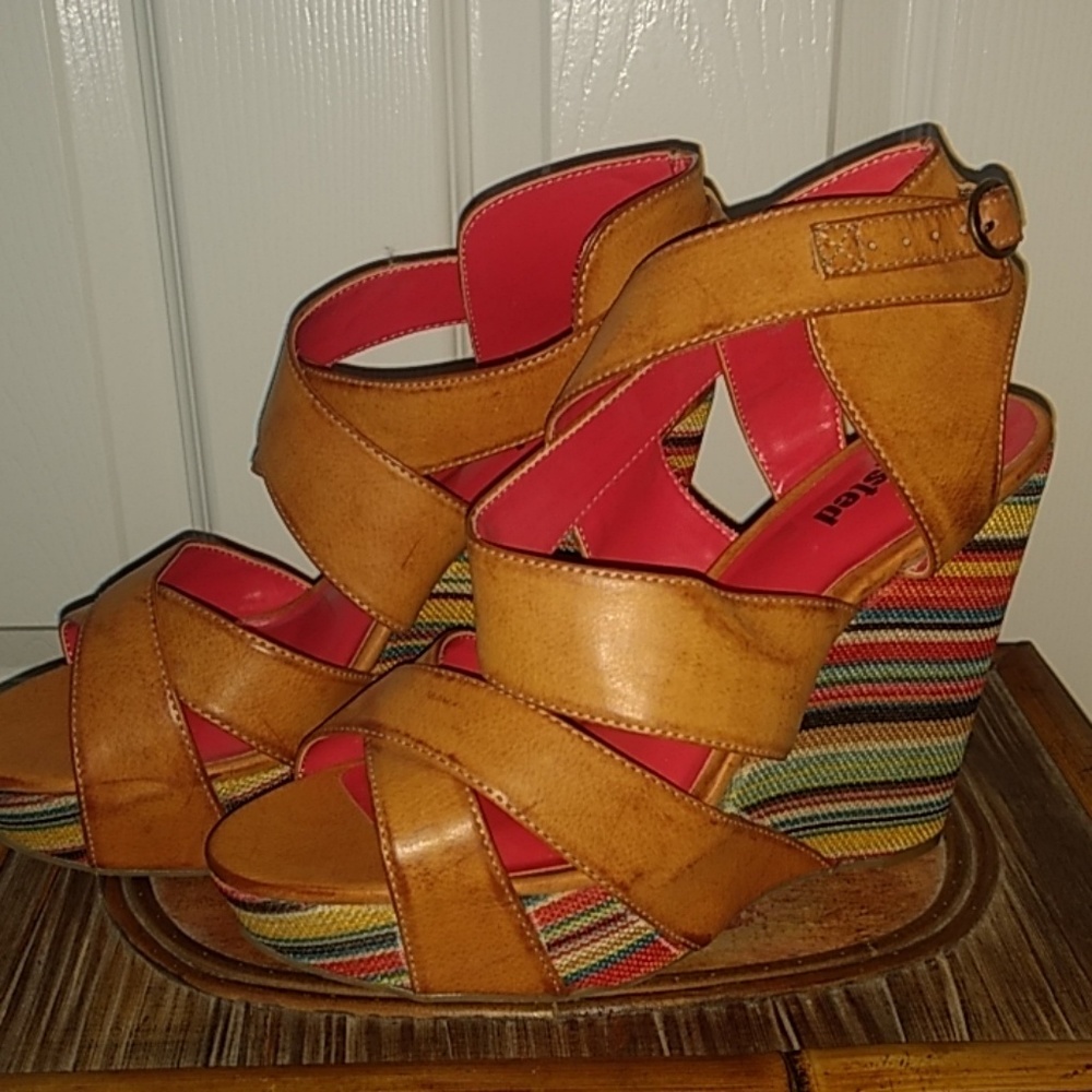Platform Sandals - Picture 4 of 5